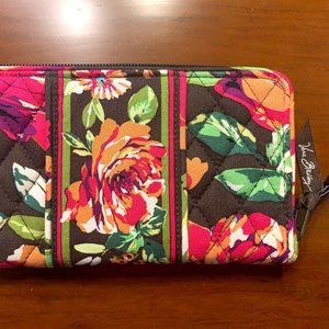 VERA BRADLEY Clutch WALLET, Perfect Condition